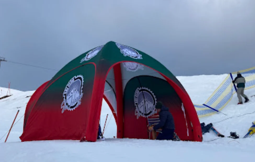 Von der Idee zum fertigen Zelt: Der Produktionsprozess unserer aufblasbaren Event Dome Zelte